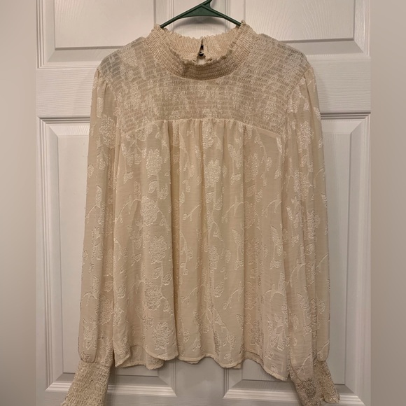 Knox Rose Size XL blouse. Cream color, burn out floral print. - Picture 1 of 3